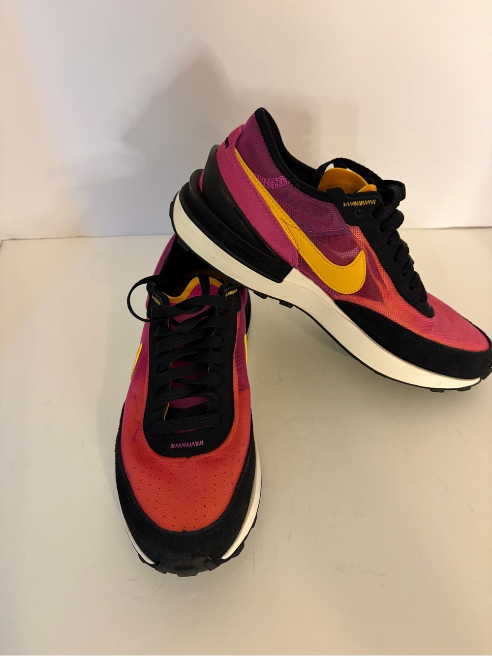 Nike Waffle One Active Fuchsia Unisex Sneakers size 6.5Y Womens Size 8